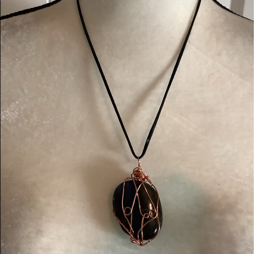 Labradorite Crystal Rope Neckline - Picture 4 of 10